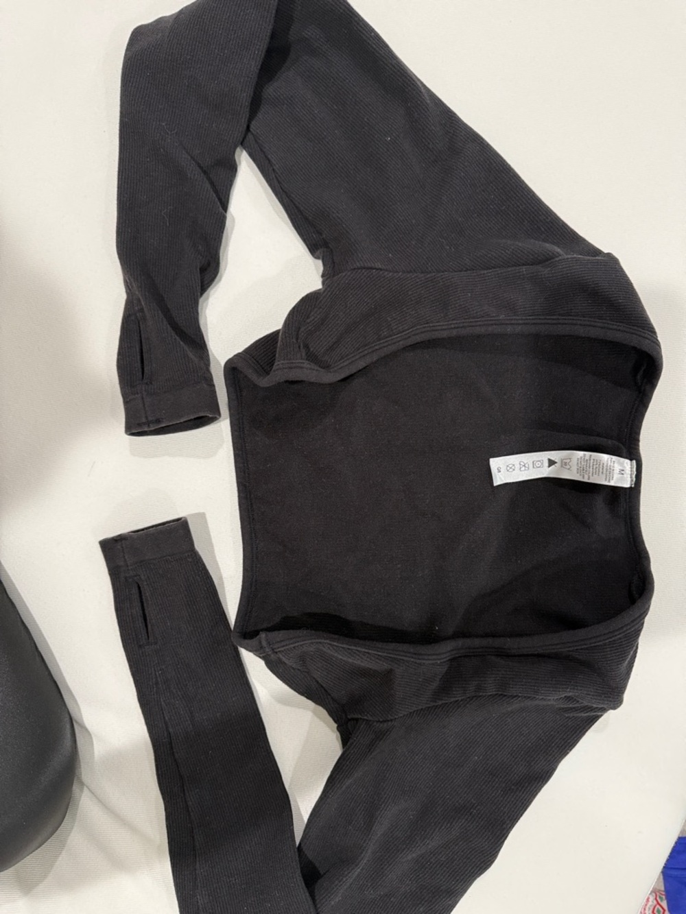 Black Long Sleeve Ribbed Crop Top